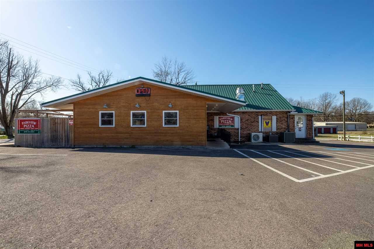 108 S 2nd St, Flippin, AR 72634